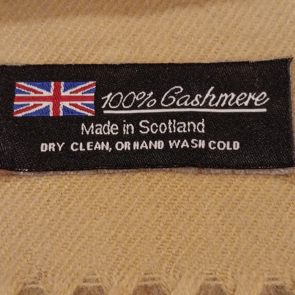 100% cashmere scarf  68 inches long - Picture 2 of 3